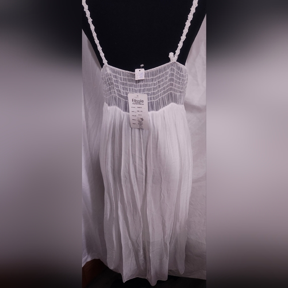 Gorgeous unique dress - Picture 2 of 7